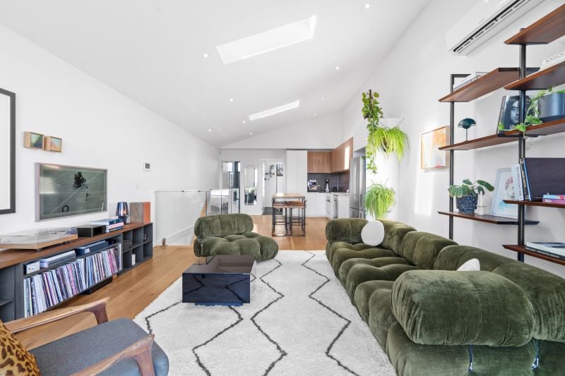 2F Best Street, Reservoir