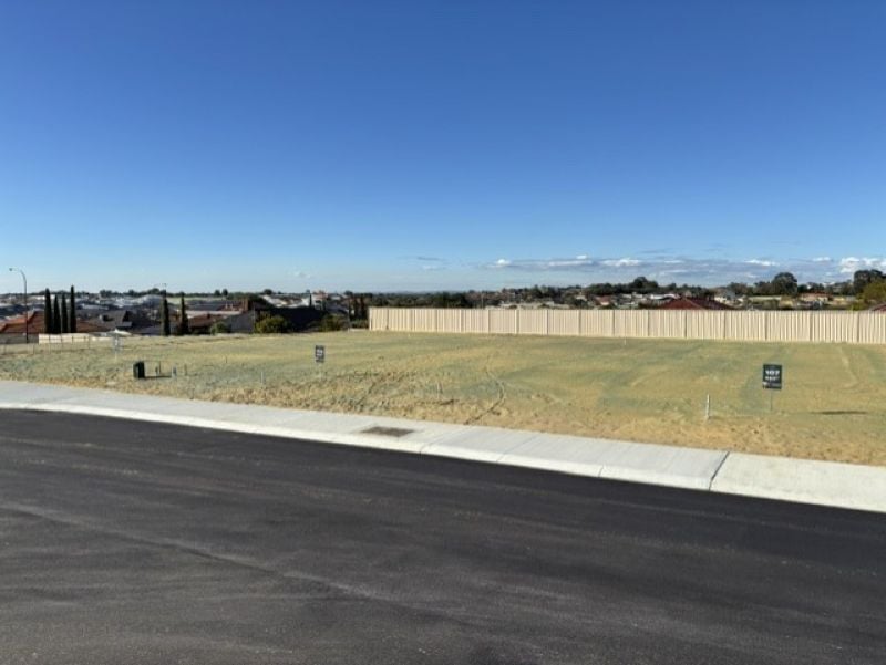 122/ Hampton Road Darch WA, Darch - Image 1