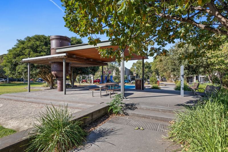 215/9 Hewitt Avenue, Footscray