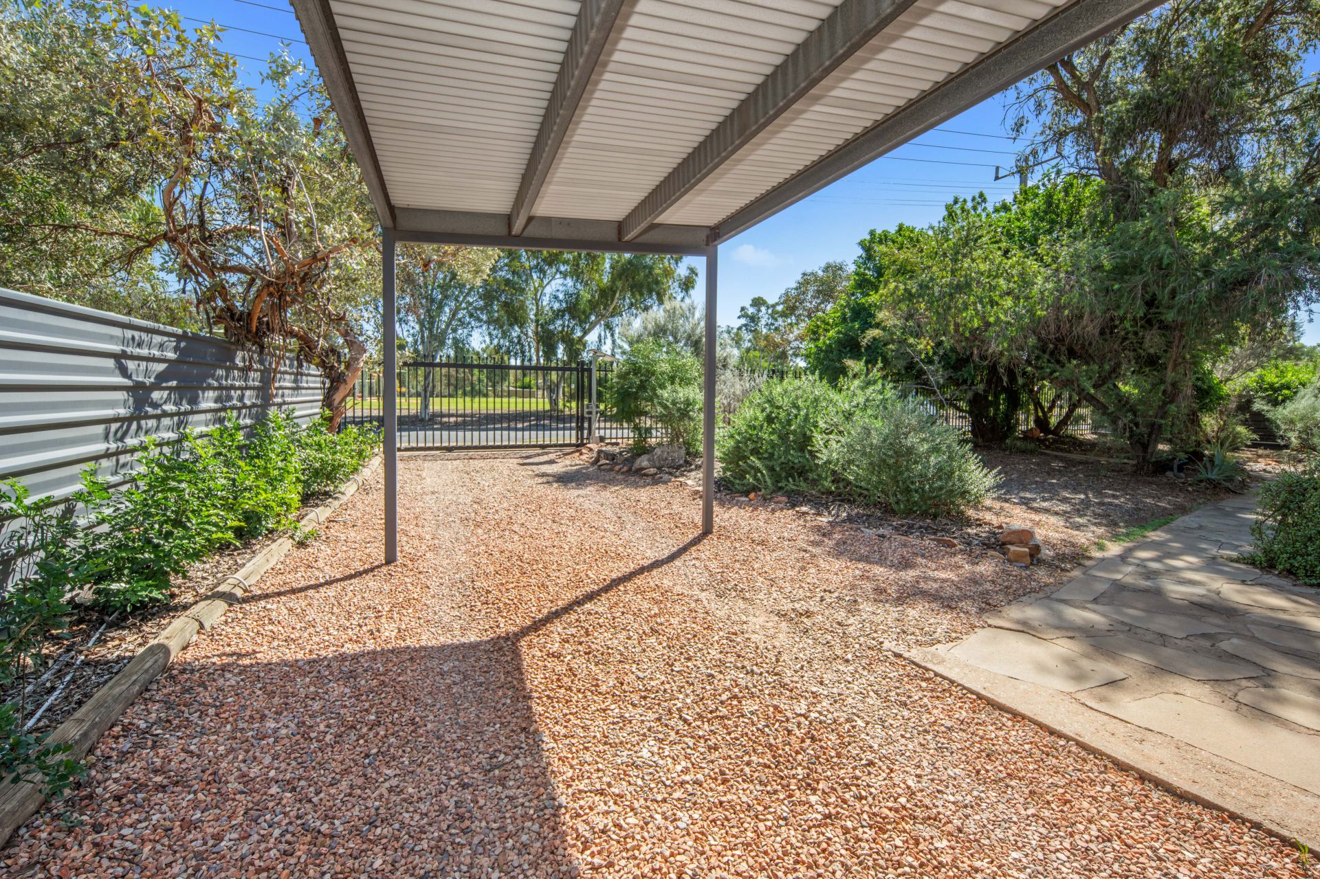 25 Lindsay Avenue East Side NT, East Side - Thumbnail 3