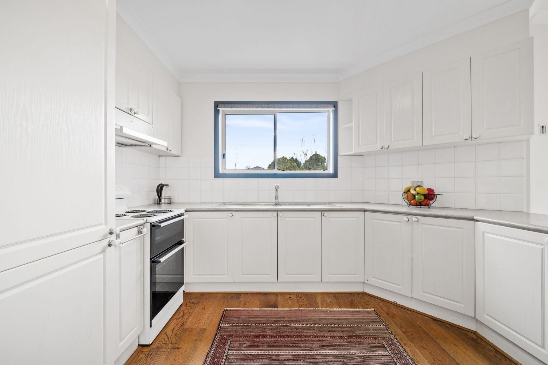 Freestanding Convenience in a Prime Mill Park Location