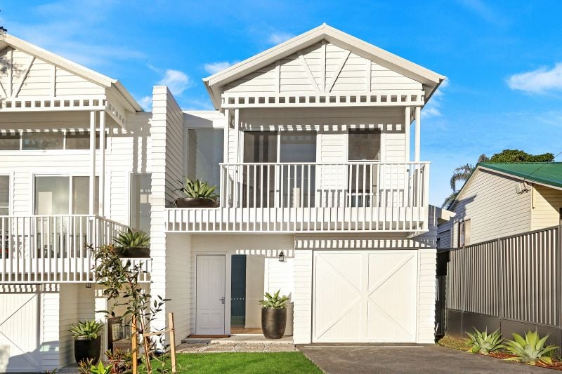 8b Seaview Street CRONULLA 2230