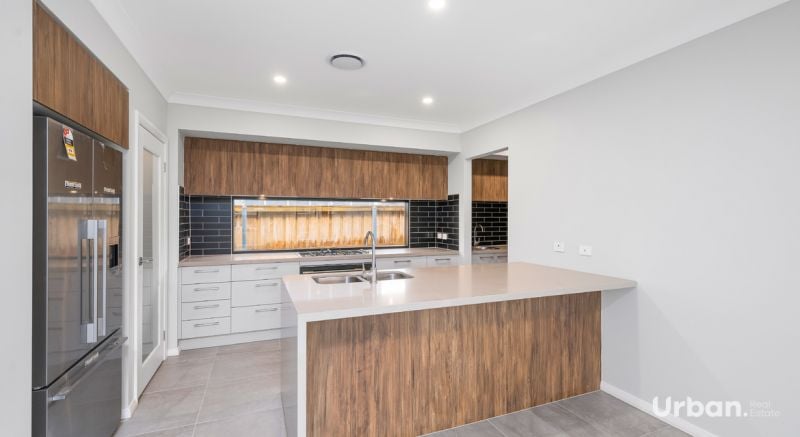 16 Glen Lorne Circuit