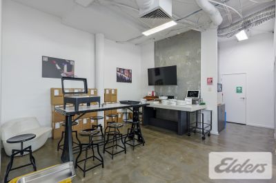 MODERN OFFICE/SHOWROOM IN BREENE PLACE!