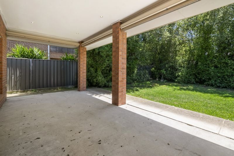 12 Yoemans Drive, Mernda