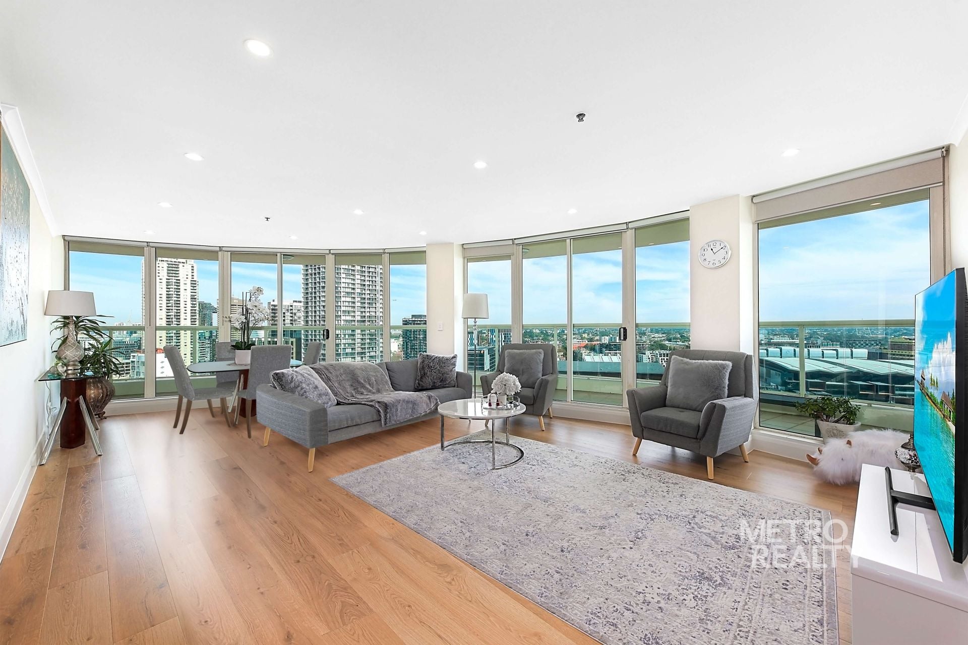 2503/348-352 Sussex Street, Sydney - Thumbnail 3