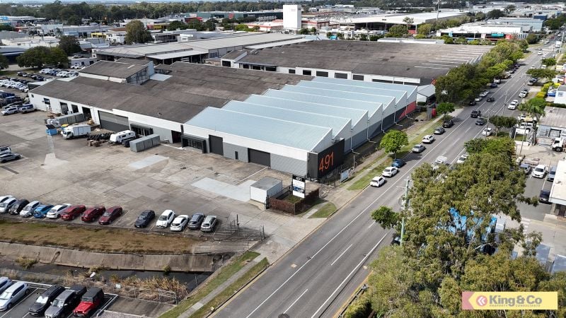 Affordable Showroom/warehouse on Main Road