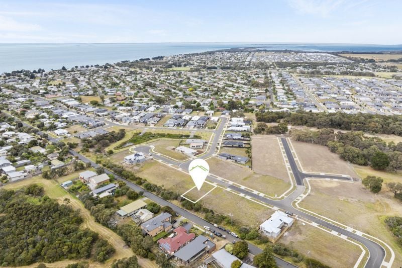 56 Gamble Way, St Leonards - Thumbnail 4