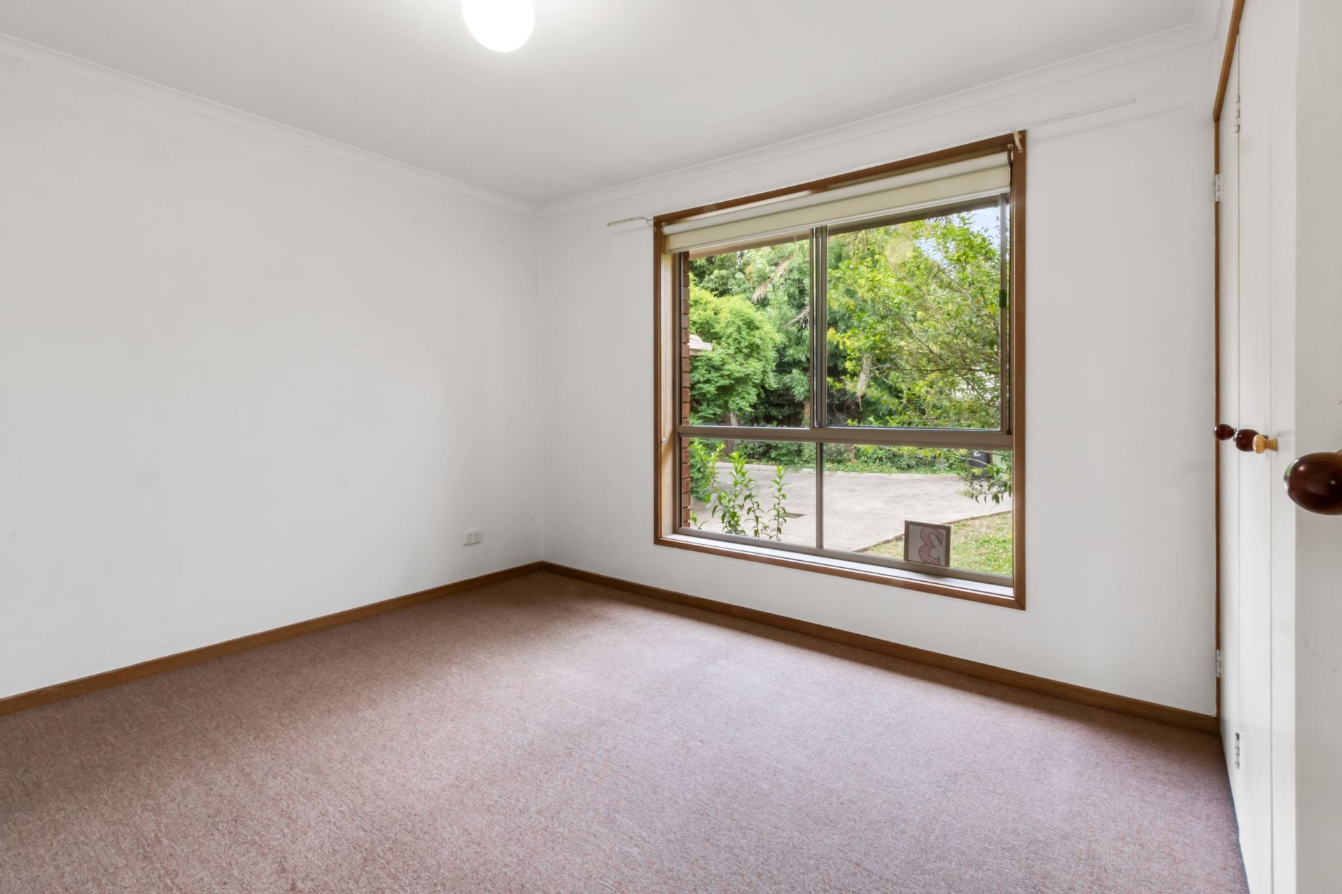 IF YOURE LOOKING FOR SPACE, LOOK NO FURTHER!!