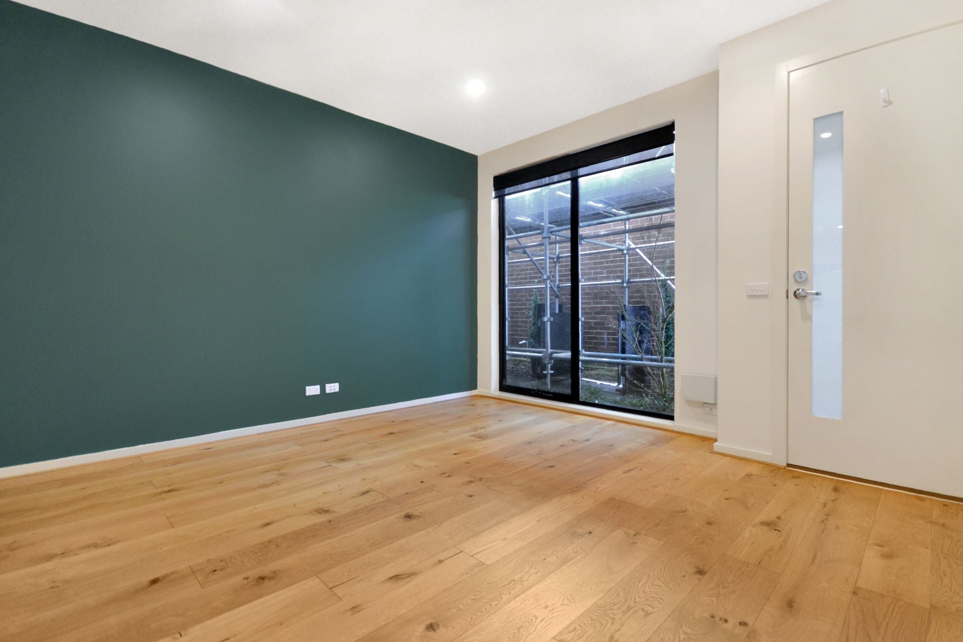 Convenient Thornbury Living in a Boutique Complex