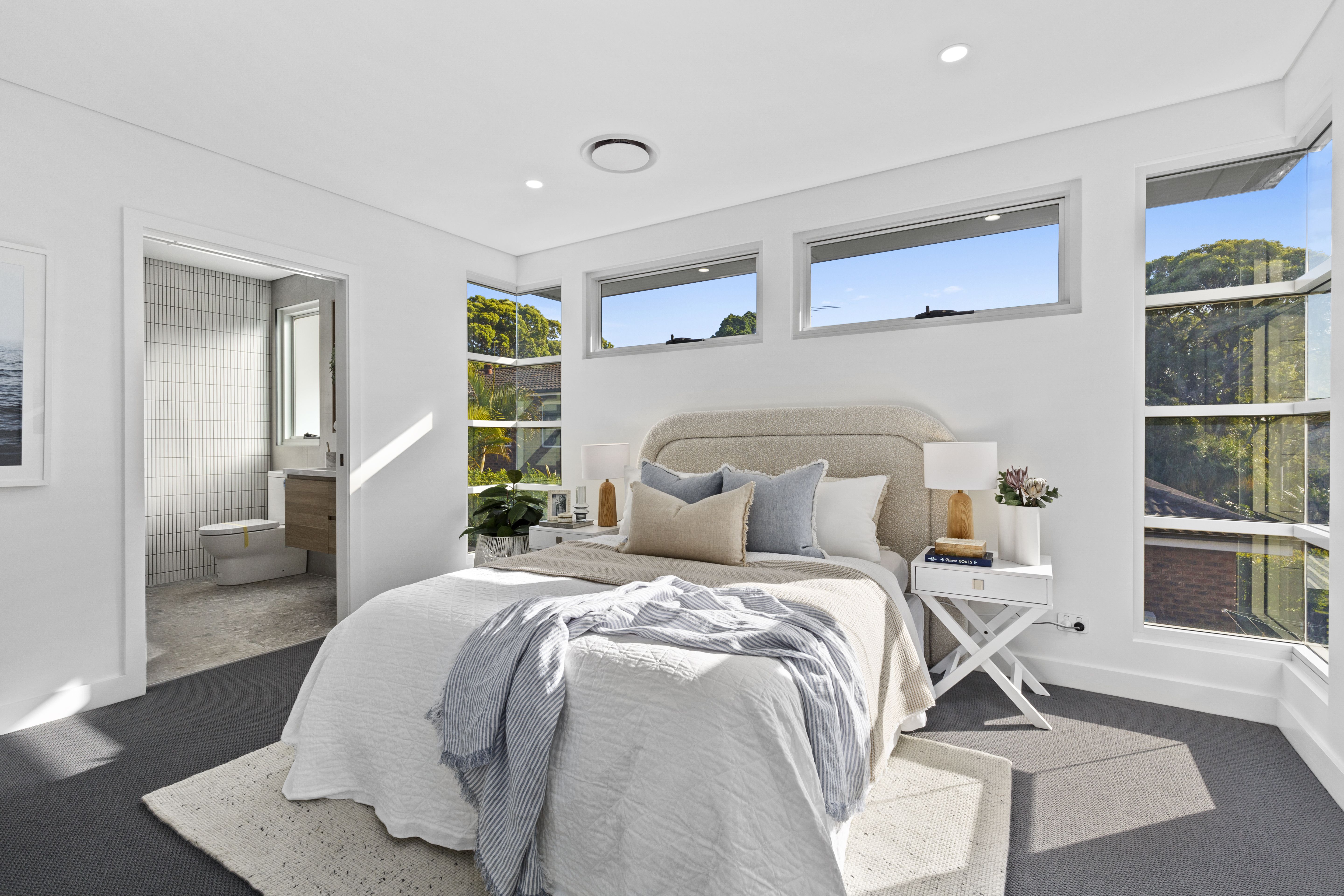 1/99 Yathong Road CARINGBAH 2229
