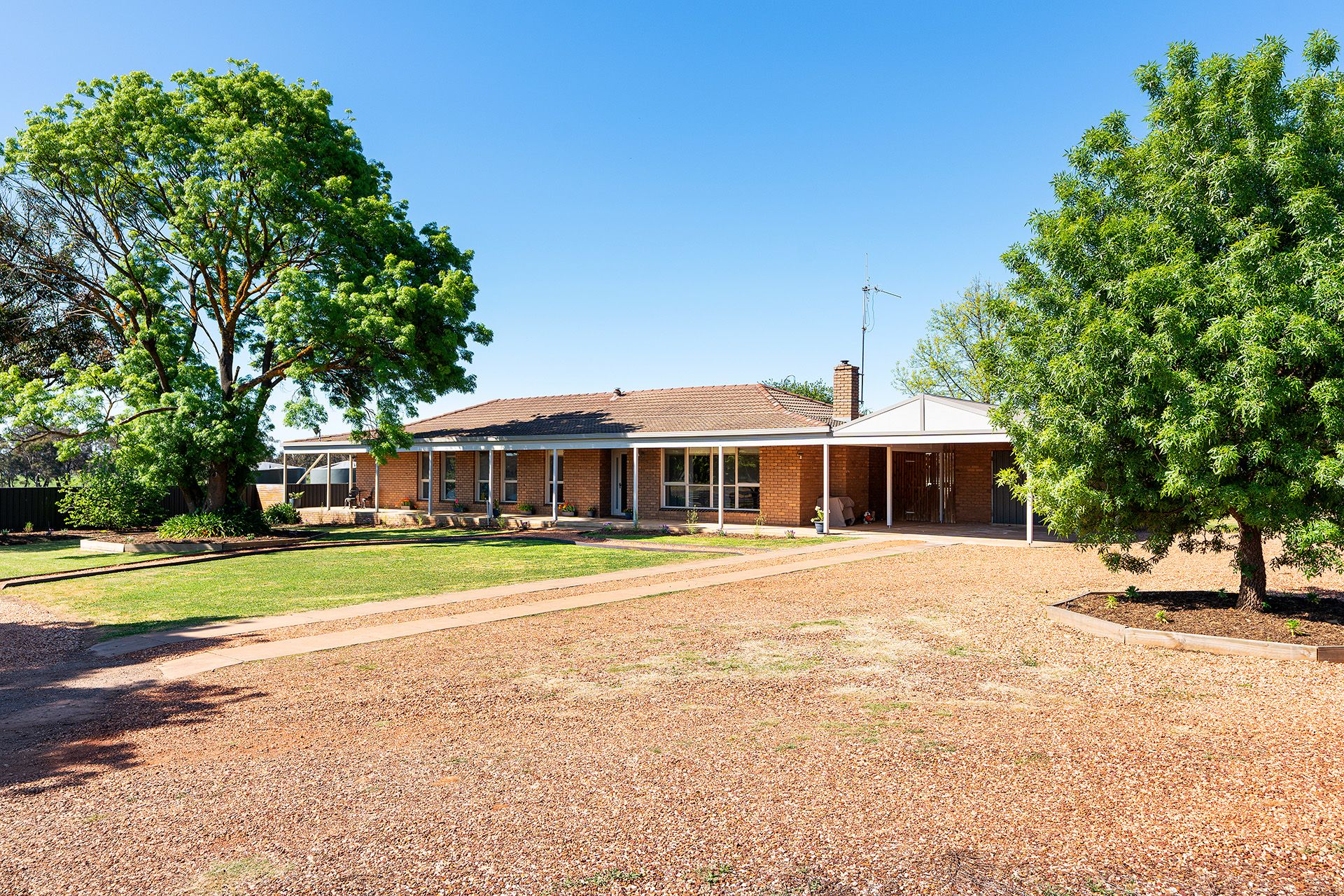 33 Edwards Road Eddington, Eddington - Thumbnail 2