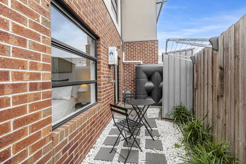 15 Calveley Place, Epping