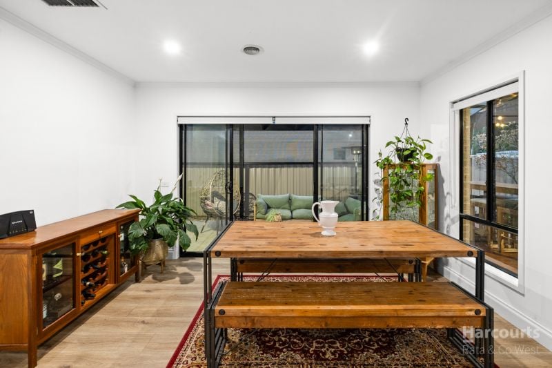 5 Cobaw Circuit, Caroline Springs