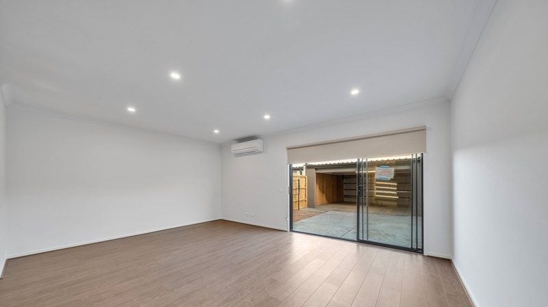 Modern 3-Bedroom Townhouse in a Convenient Location