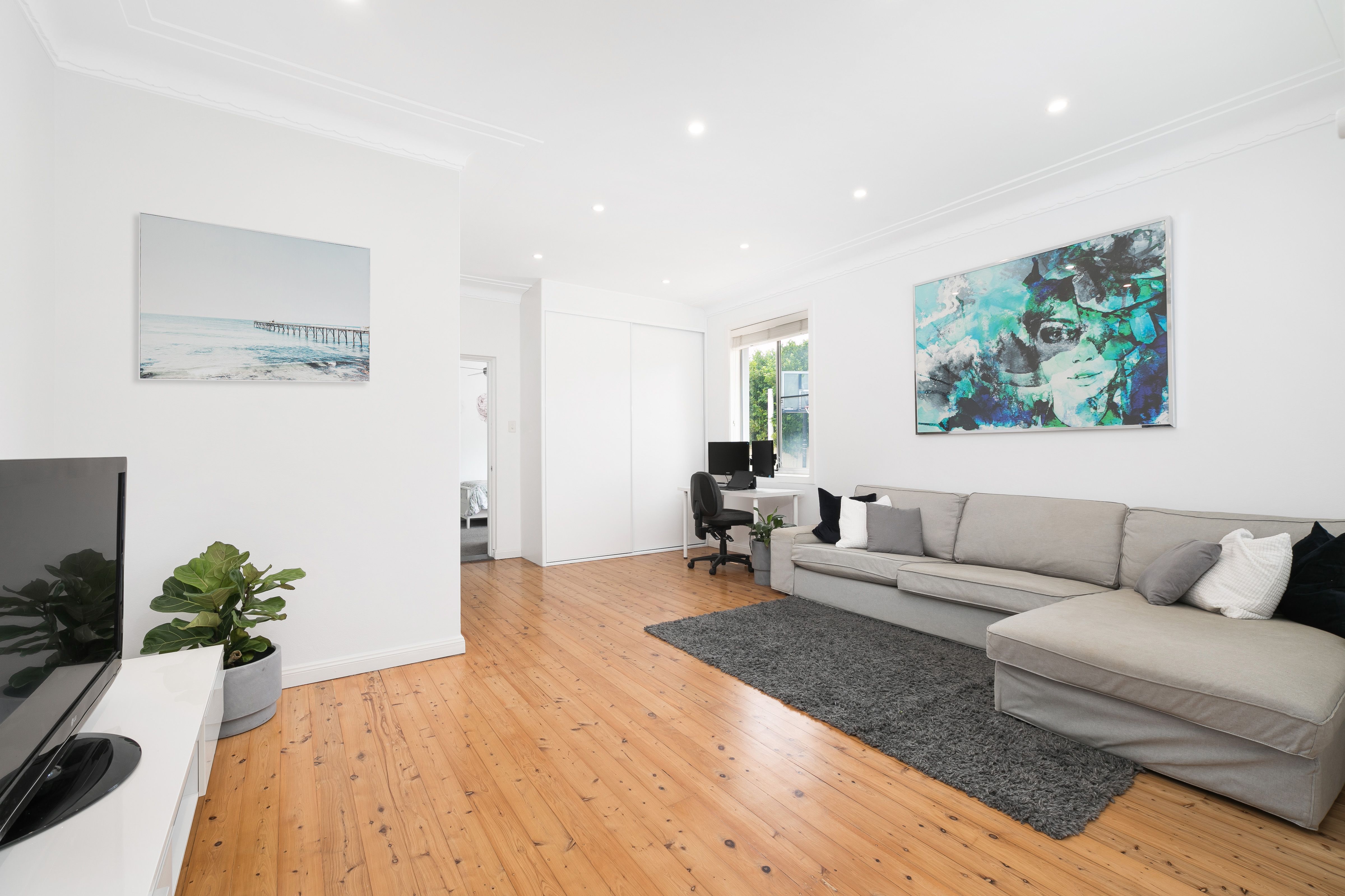 33 Carrington Avenue CARINGBAH 2229