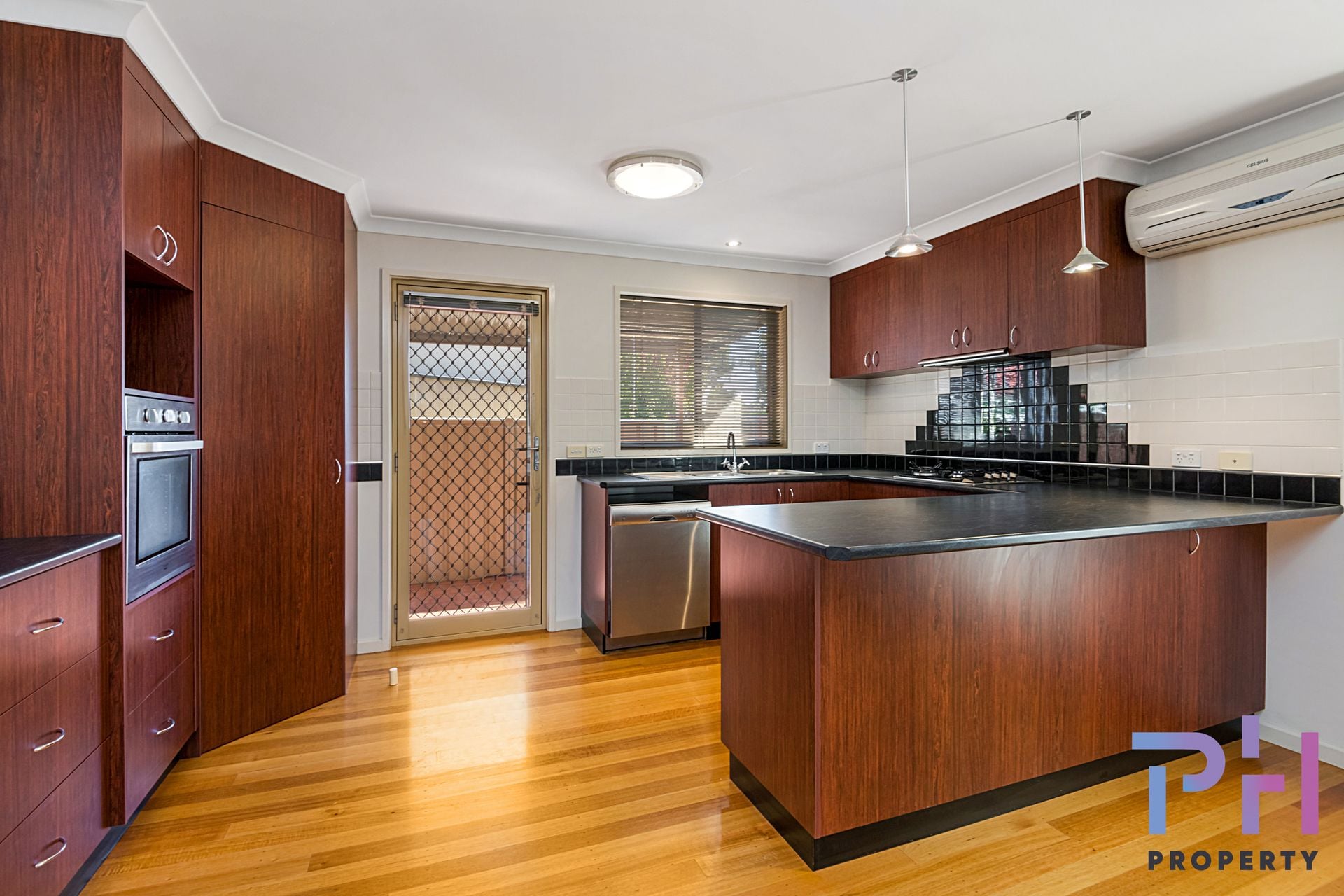 7 Knights Court STRATHFIELDSAYE VIC, Strathfieldsaye - Thumbnail 2