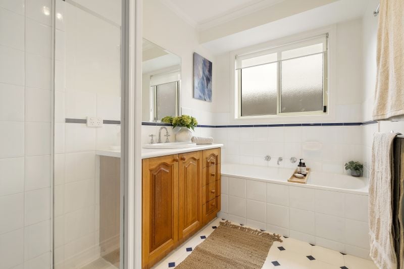 16 Oldfield Place, Epping