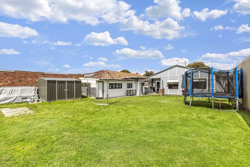 6 Gladstone Street, Reservoir