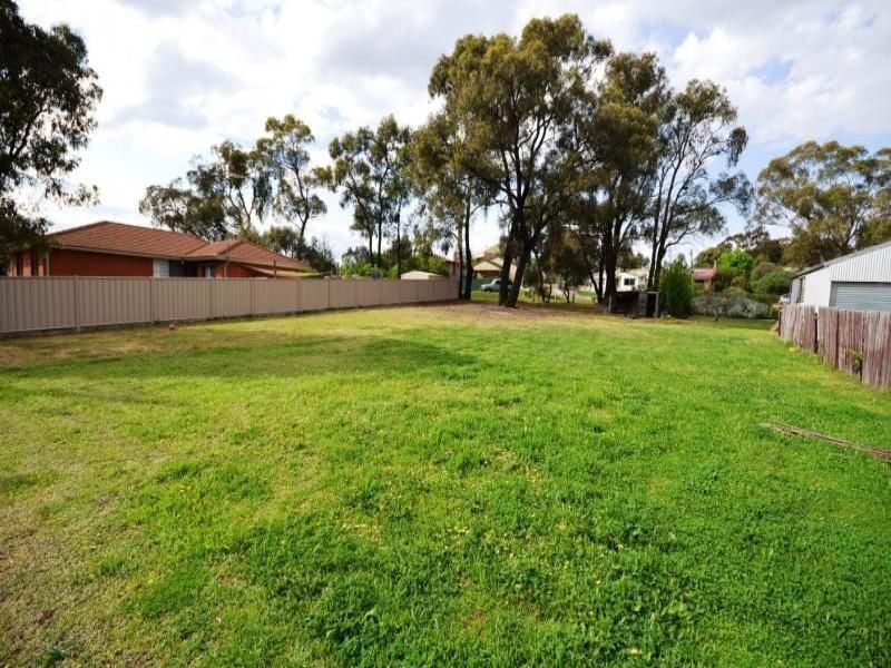 2/11 Lawson Street Spring Gully VIC, Spring Gully - Thumbnail 2
