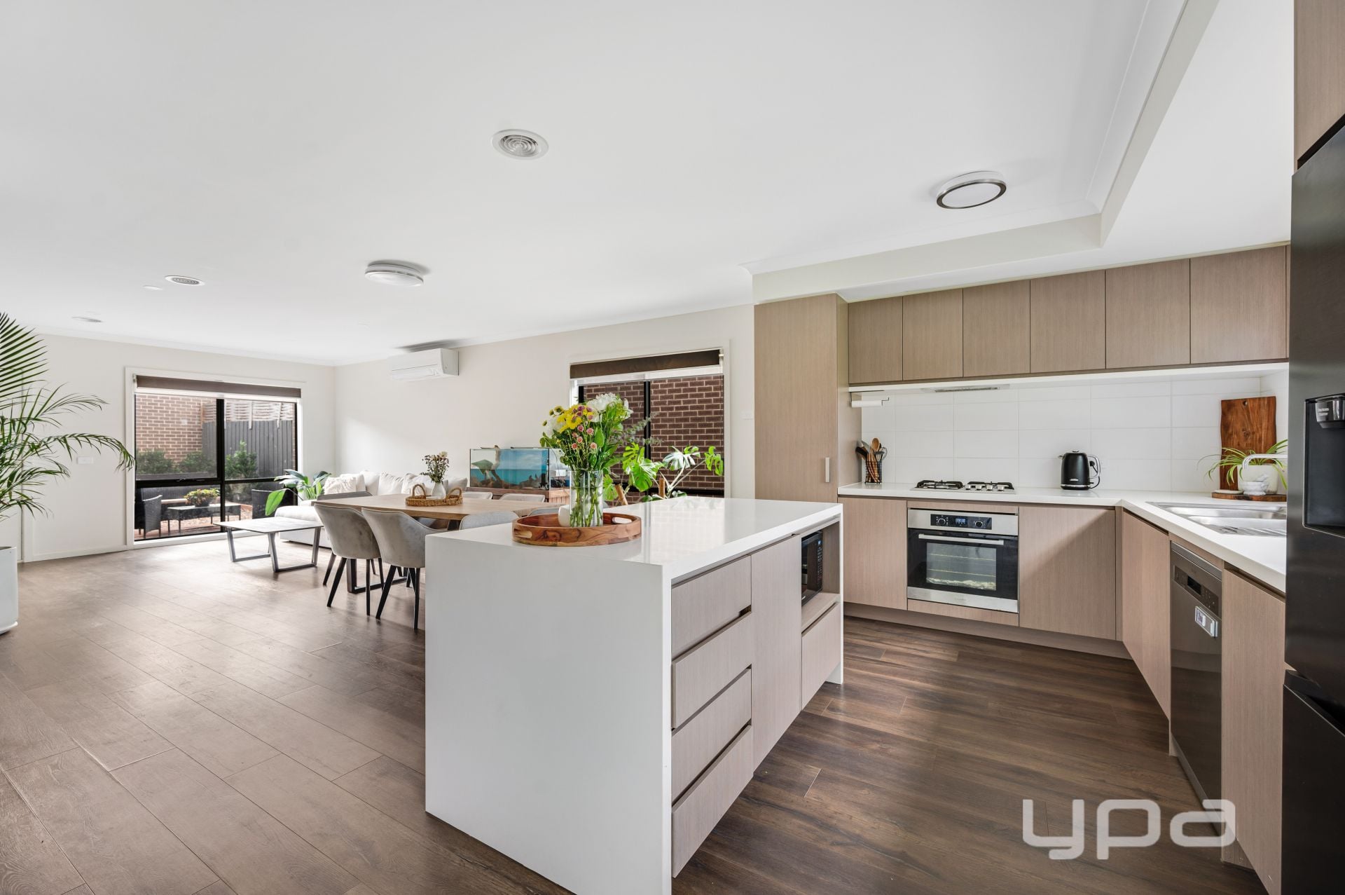 11 Jarvis Walk WESTMEADOWS VIC, Westmeadows - Thumbnail 3