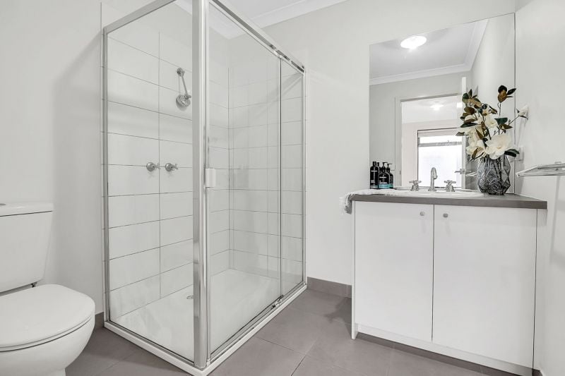 8 Raspberry Grove, Mernda