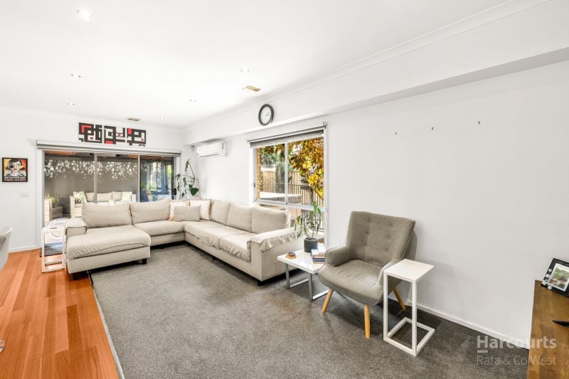 12 Chelsworth Place, Caroline Springs