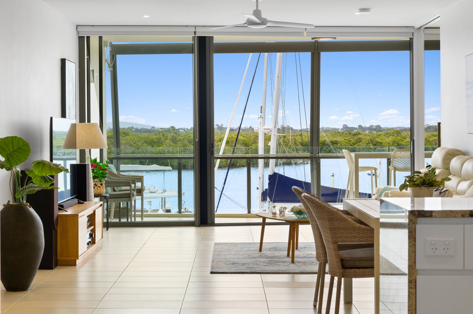 3205/4 Marina Promenade, Paradise Point - Thumbnail 5