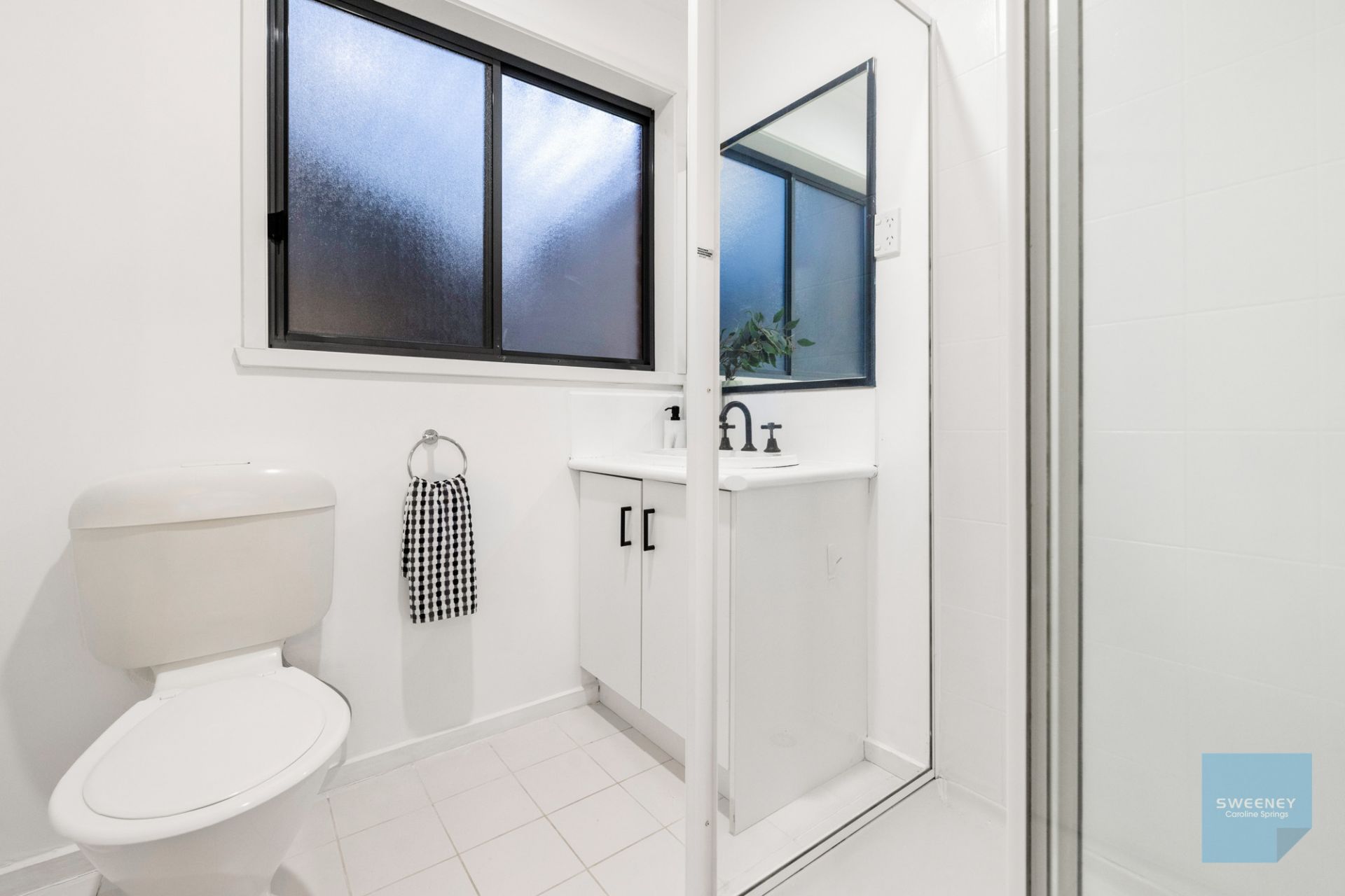 52 Meade Way, Sydenham - Thumbnail 5