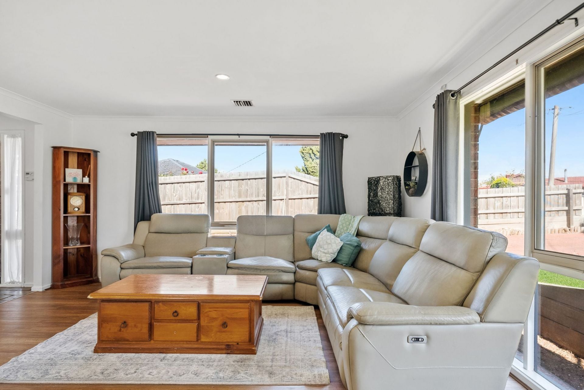A Courtside Classic with Space for the Whole Household