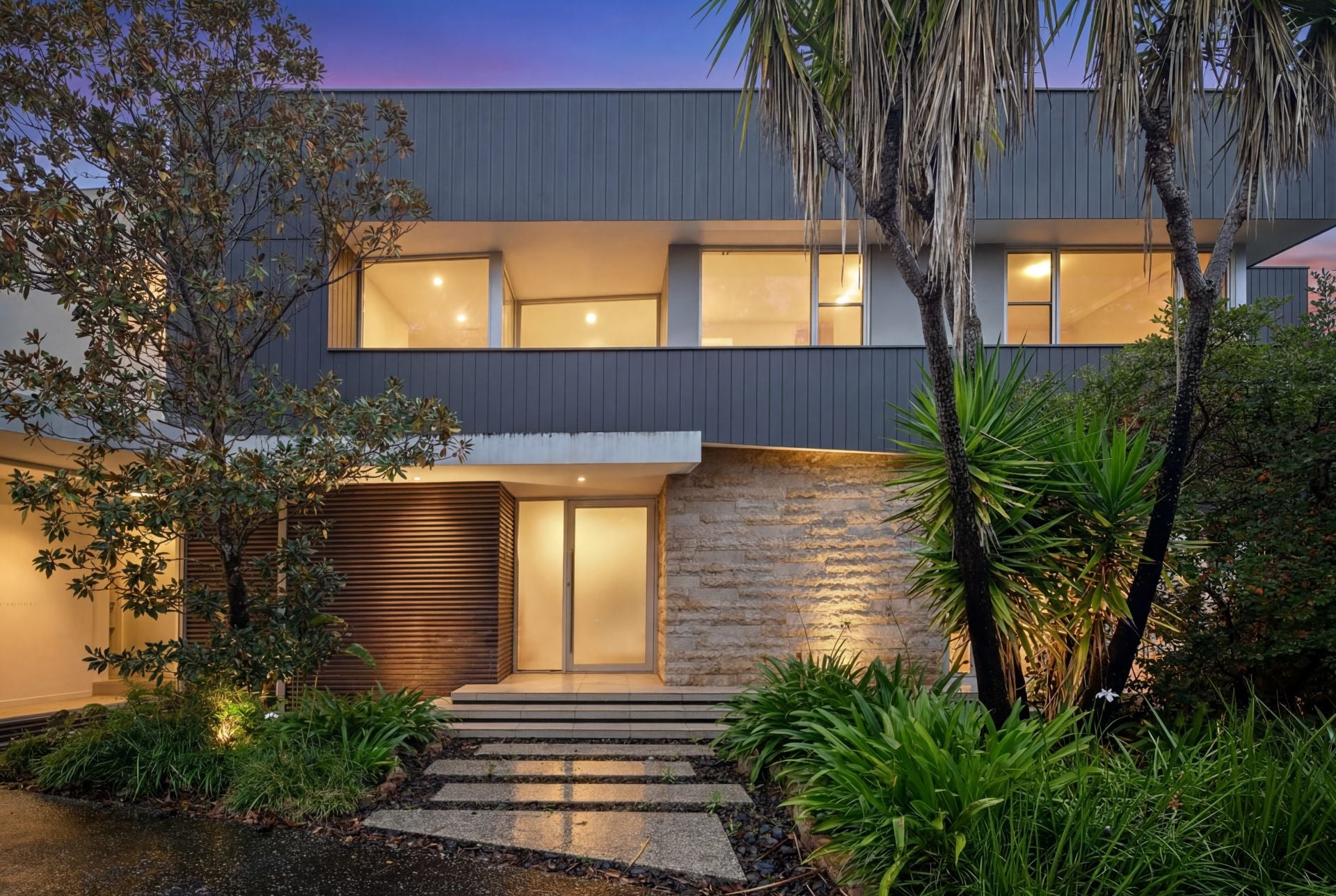 21-23 Forest Ridge Drive, Bonogin - Thumbnail 2