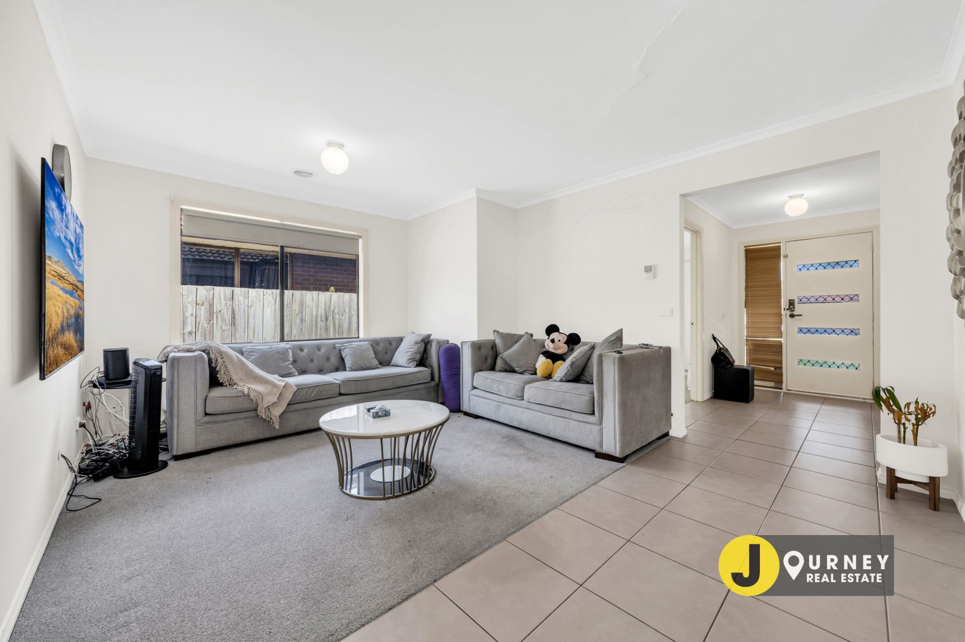 10 Gray Street, Cranbourne North VIC, Cranbourne North - Thumbnail 3