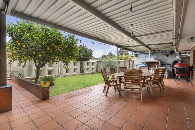 12 Heather Avenue, Thomastown