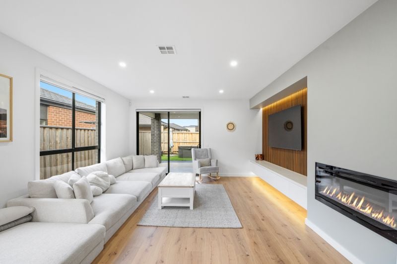 16 Petronas Drive, Fraser Rise