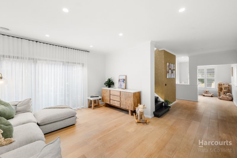 27 Great Barr Crescent, Caroline Springs