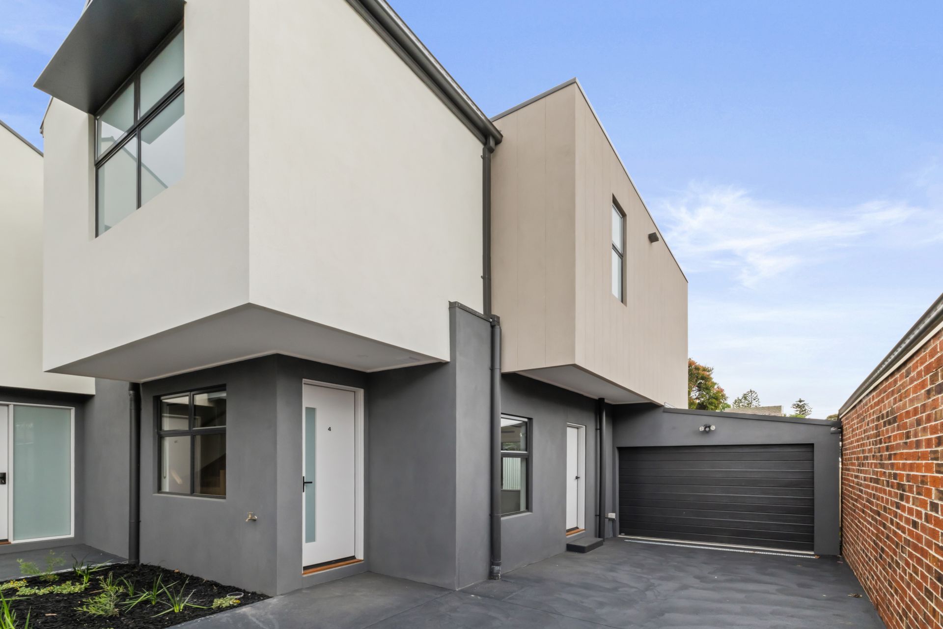 Modern 3-Bedroom Home Offering Lifestyle & Convenience