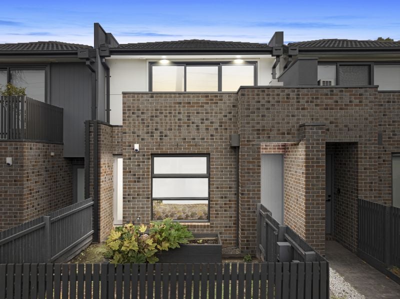 7 Leaflove Walk, South Morang