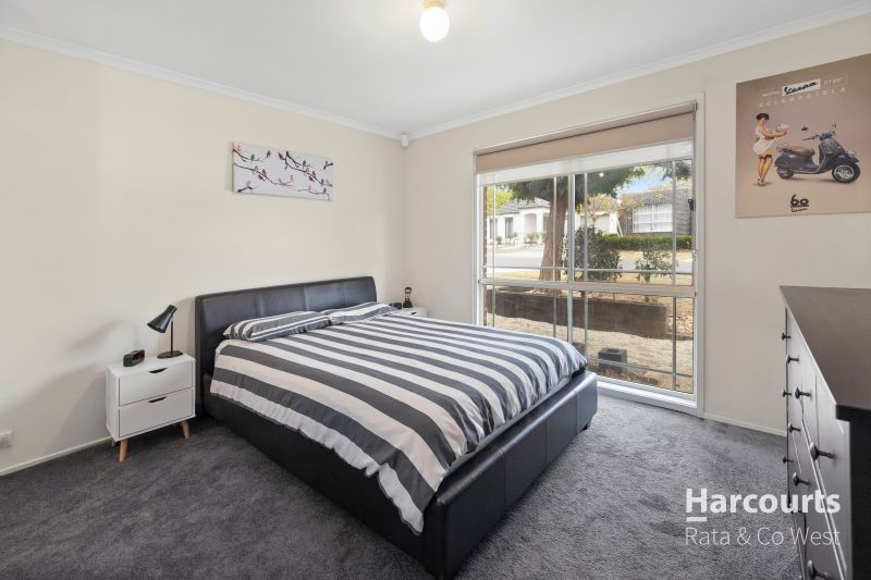 43 Heysen Parkway, Caroline Springs