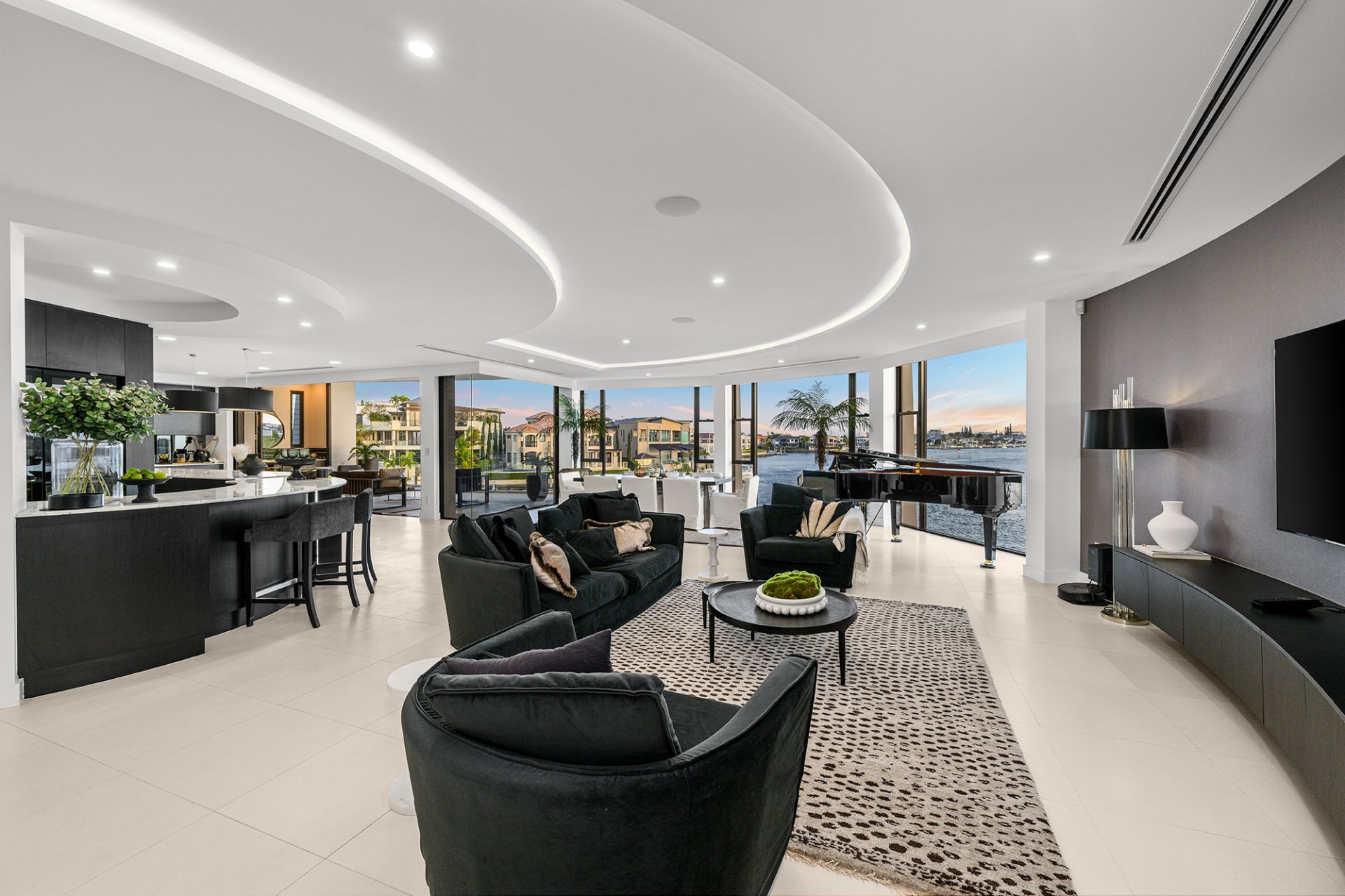 26 Hampton Court, Sovereign Islands - Thumbnail 5