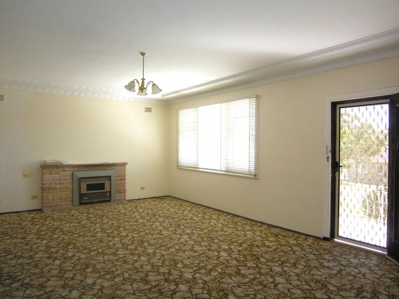 10 Cook Street, CARINGBAH, Caringbah - Thumbnail 6