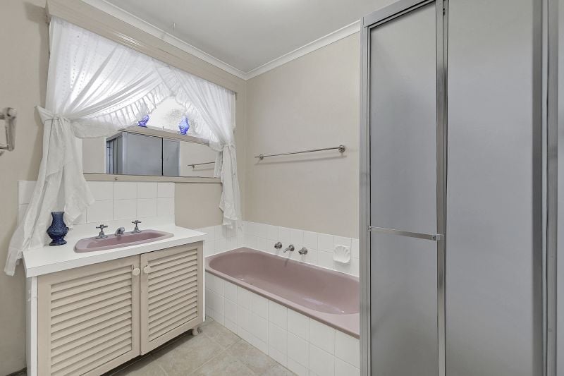 217 The Boulevard, Thomastown