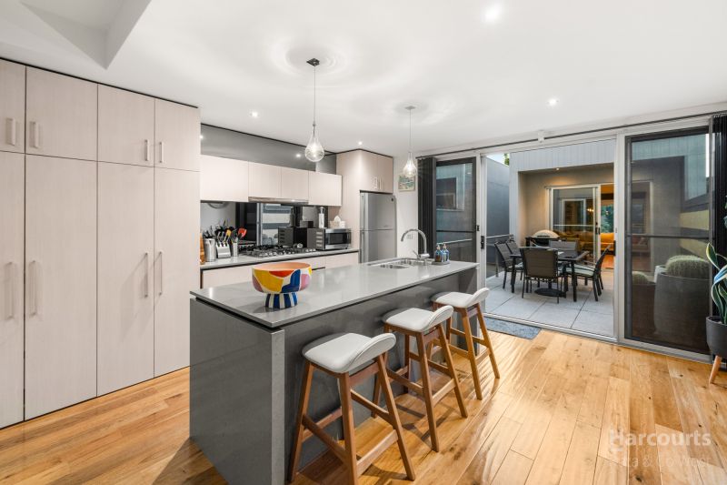 16 Caravel Lane, Caroline Springs