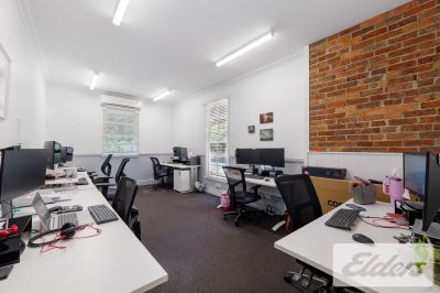 FREESTANDING KANGAROO POINT REFURBISHED OFFICE!