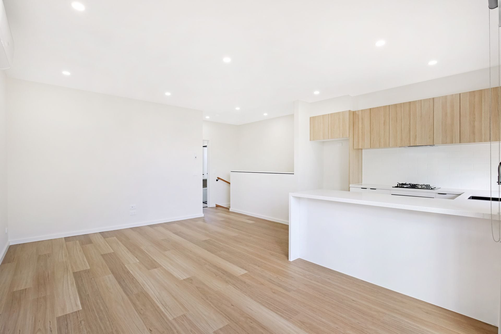 Townhouse for Lease in Heidelberg West – Perfectly Positioned for Convenience and Comfort!