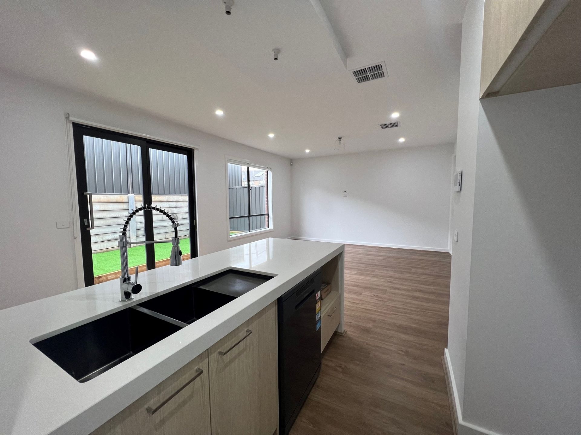 31 Genovesa Drive, Truganina - Thumbnail 8