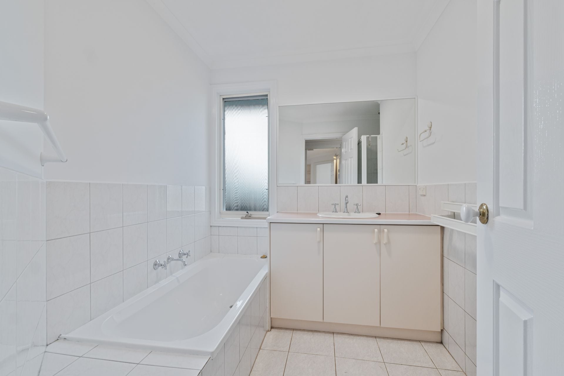 Generous 3-Bedroom Home in Sought-After Templestowe