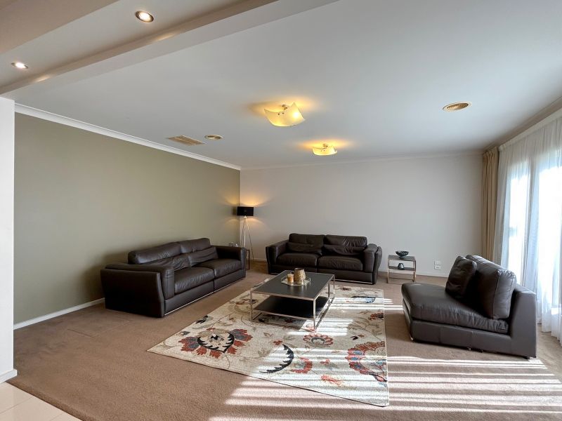 12 Shine Walk, Epping