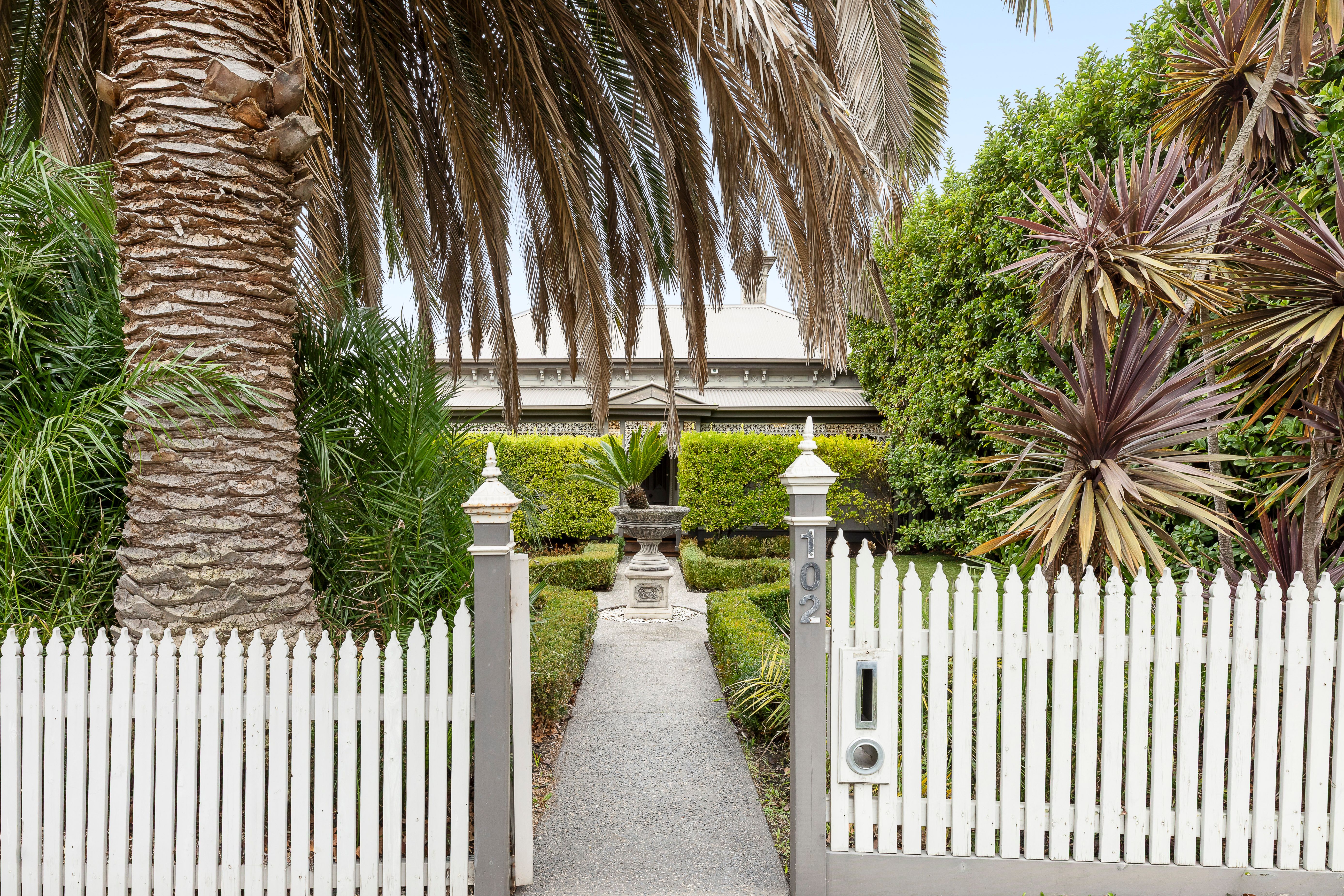 102 Walpole Street, Kew