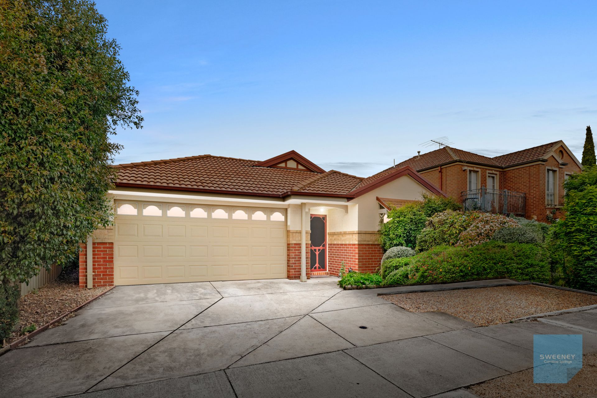 29 Blakeville Drive, Caroline Springs - Thumbnail 2