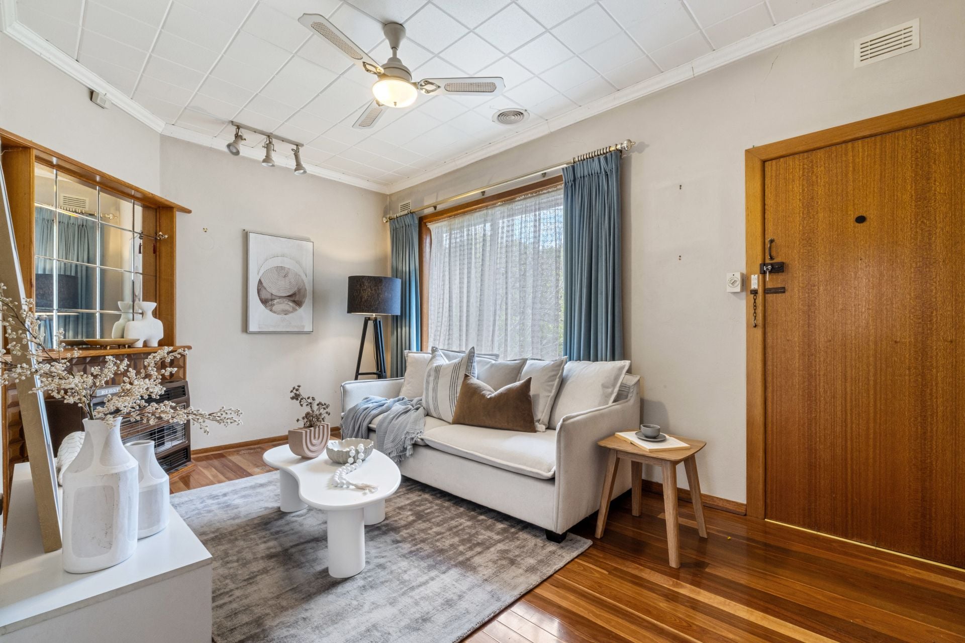 A Home Of Retro Originality